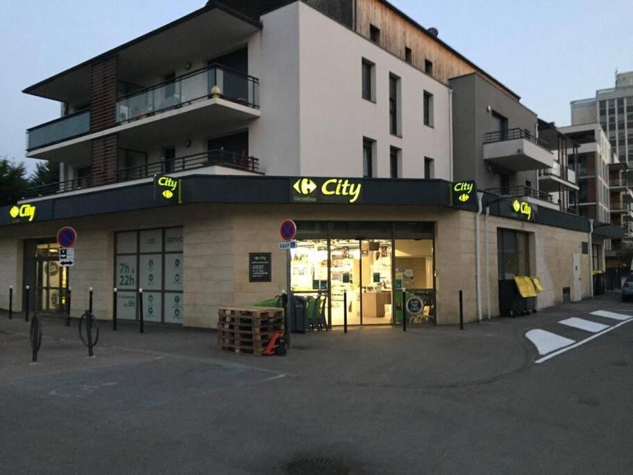 Logement A Brive Avec Terrasse Et Climatisation - Pres De La Gare Et Du Centre-Ville - Wifi Et Stationnement Gratuit Kültér fotó