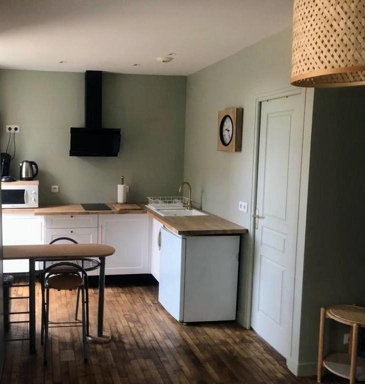 Logement A Brive Avec Terrasse Et Climatisation - Pres De La Gare Et Du Centre-Ville - Wifi Et Stationnement Gratuit Kültér fotó